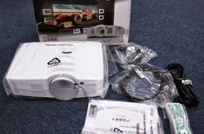 Bán bộ máy chiếu HD xem phim, bóng đá, Karaoke giá rẻ